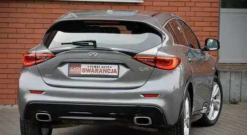 INFINITI Q30 