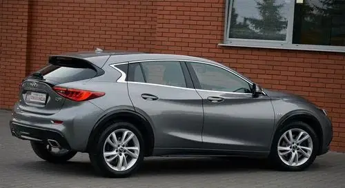 INFINITI Q30 