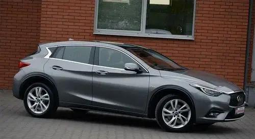 INFINITI Q30 