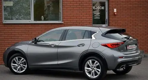 INFINITI Q30 