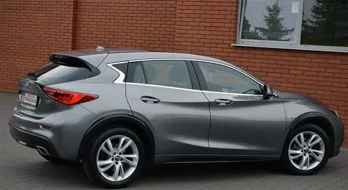 INFINITI Q30 