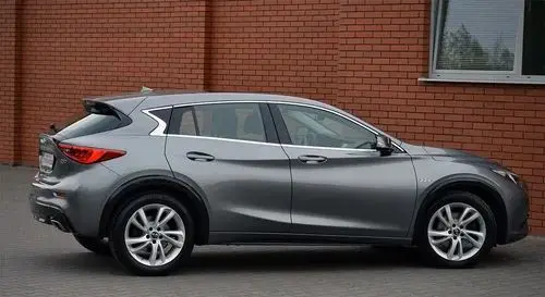 INFINITI Q30 