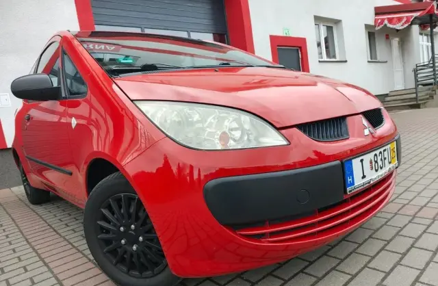 MITSUBISHI Colt 