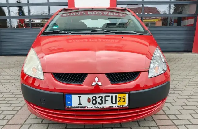 MITSUBISHI Colt 