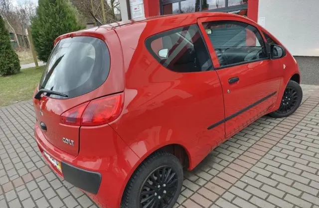 MITSUBISHI Colt 