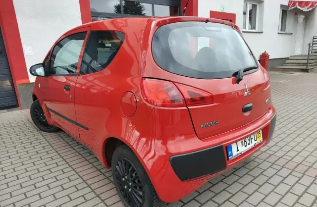 MITSUBISHI Colt 
