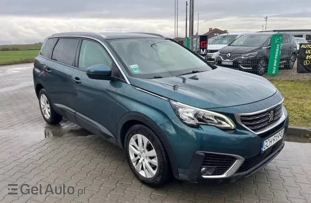 PEUGEOT 5008 