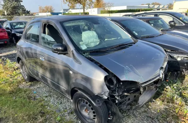 RENAULT Twingo 