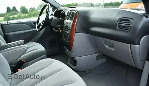 CHRYSLER Voyager 