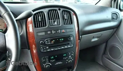 CHRYSLER Voyager 