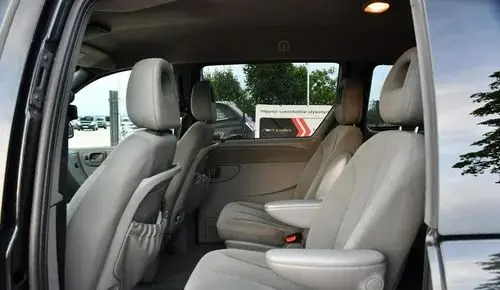 CHRYSLER Voyager 