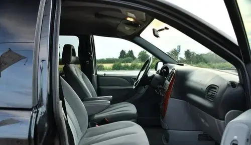 CHRYSLER Voyager 