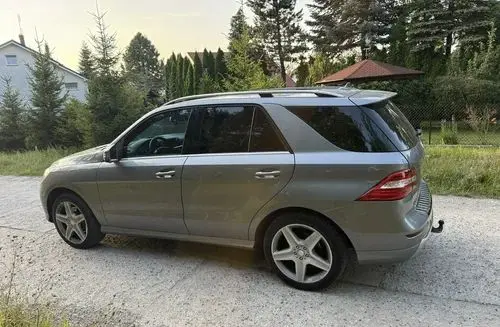 MERCEDES-BENZ ML 