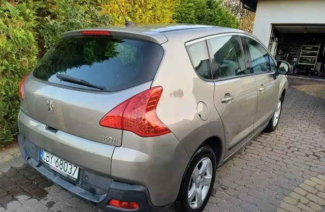 PEUGEOT 3008 