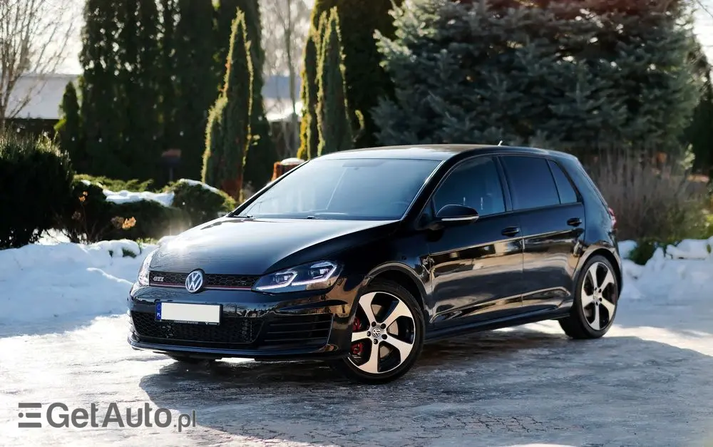 VOLKSWAGEN Golf GTI Performance BlueMotion Technology DSG