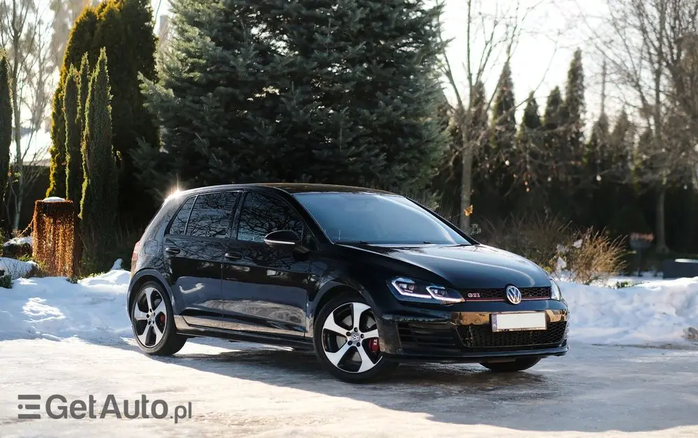 VOLKSWAGEN Golf GTI Performance BlueMotion Technology DSG