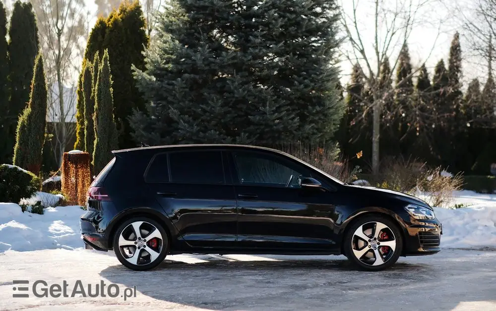 VOLKSWAGEN Golf GTI Performance BlueMotion Technology DSG