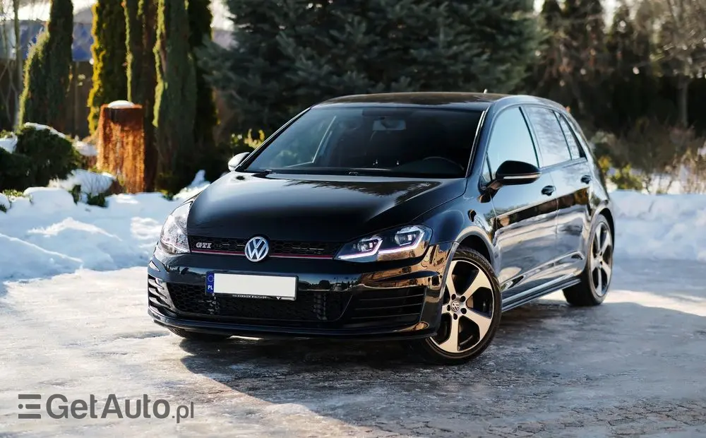 VOLKSWAGEN Golf GTI Performance BlueMotion Technology DSG