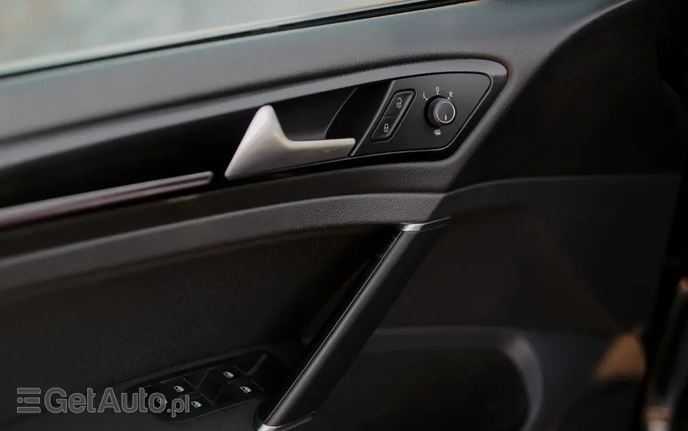 VOLKSWAGEN Golf GTI Performance BlueMotion Technology DSG