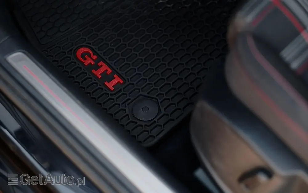 VOLKSWAGEN Golf GTI Performance BlueMotion Technology DSG