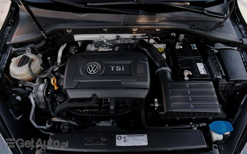 VOLKSWAGEN Golf GTI Performance BlueMotion Technology DSG