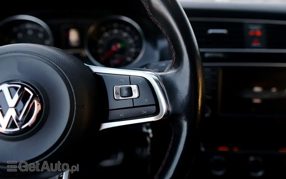 VOLKSWAGEN Golf GTI Performance BlueMotion Technology DSG