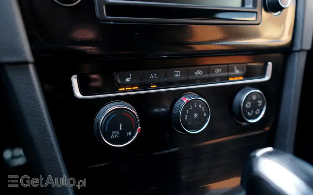 VOLKSWAGEN Golf GTI Performance BlueMotion Technology DSG