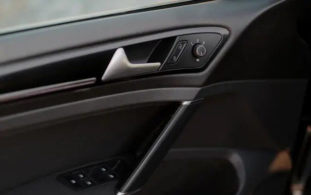 VOLKSWAGEN Golf GTI Performance BlueMotion Technology DSG