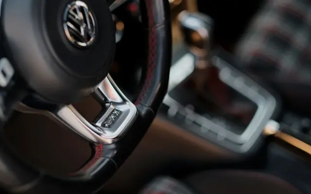 VOLKSWAGEN Golf GTI Performance BlueMotion Technology DSG