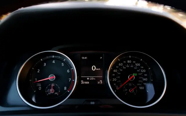 VOLKSWAGEN Golf GTI Performance BlueMotion Technology DSG