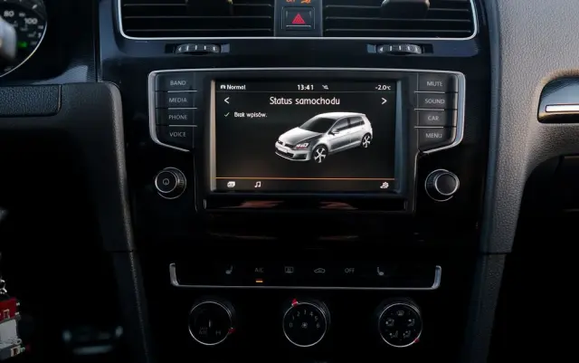 VOLKSWAGEN Golf GTI Performance BlueMotion Technology DSG