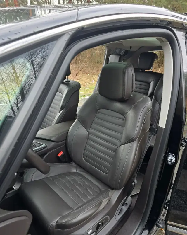 RENAULT Espace Energy dCi 160 EDC Initiale Paris