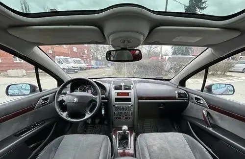 PEUGEOT 407 