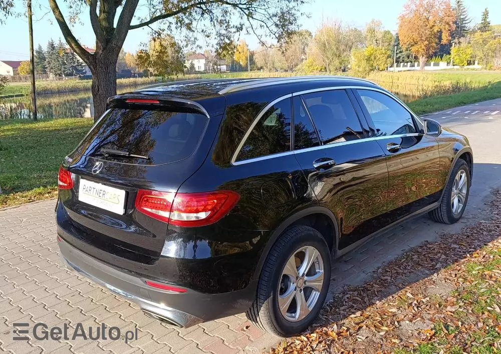 MERCEDES-BENZ GLC 