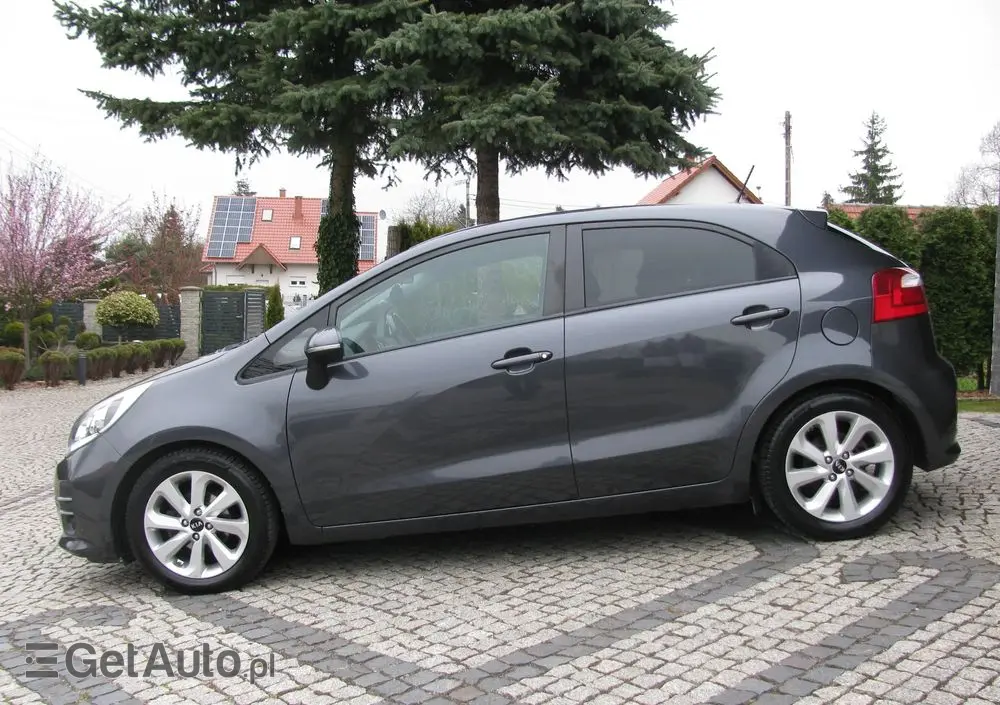 KIA Rio 1.2 Dream Team Edition