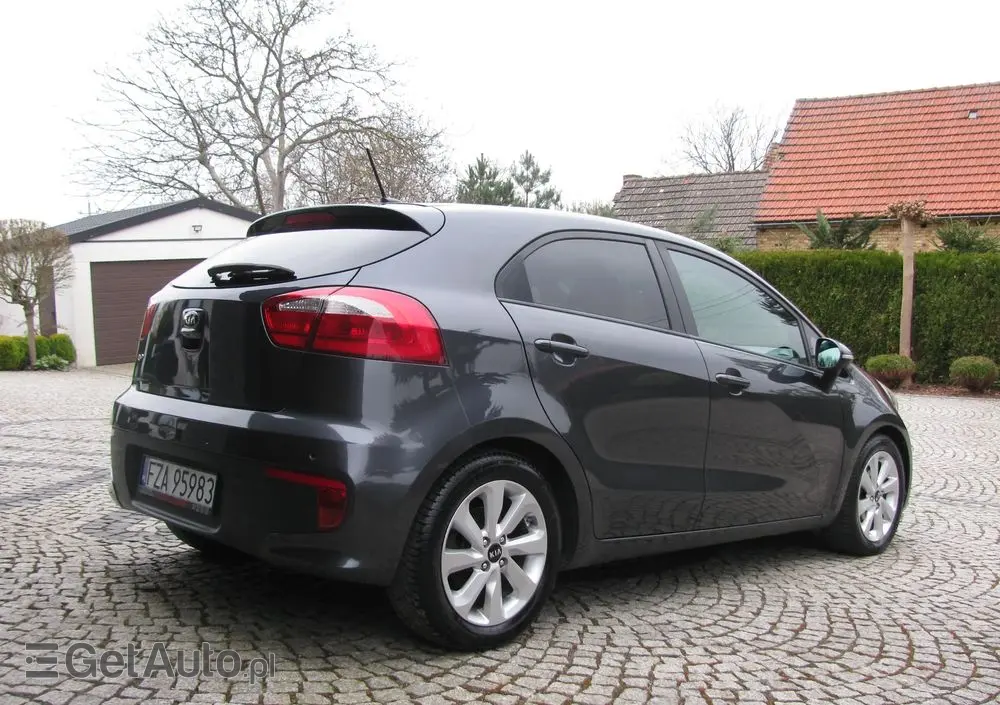 KIA Rio 1.2 Dream Team Edition