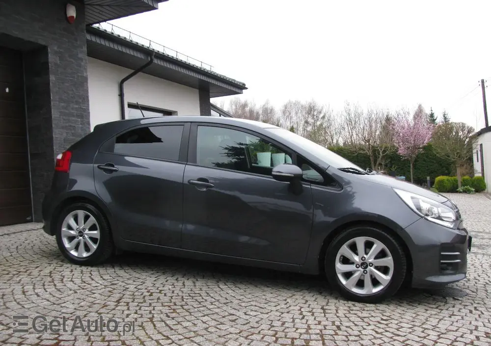KIA Rio 1.2 Dream Team Edition