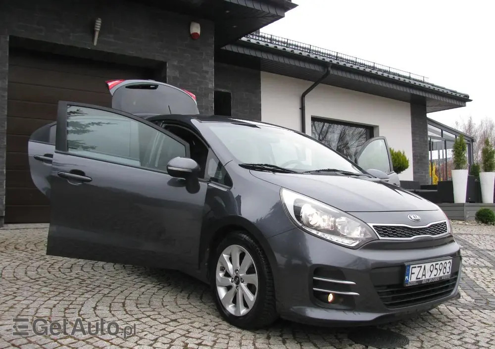 KIA Rio 1.2 Dream Team Edition