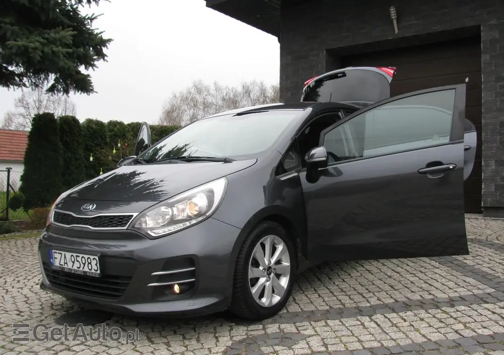 KIA Rio 1.2 Dream Team Edition