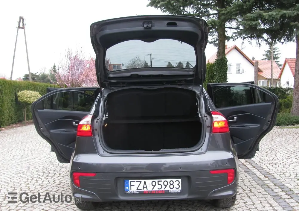 KIA Rio 1.2 Dream Team Edition