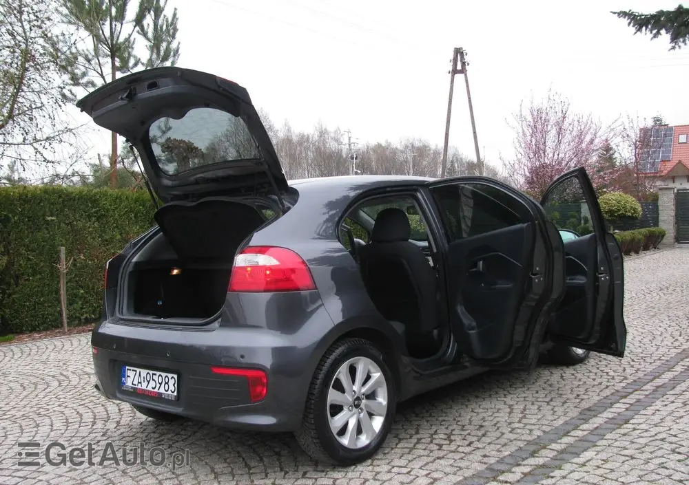 KIA Rio 1.2 Dream Team Edition