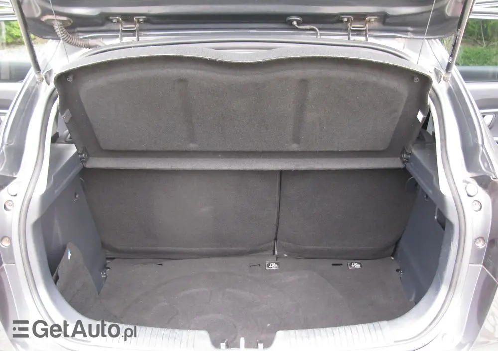 KIA Rio 1.2 Dream Team Edition