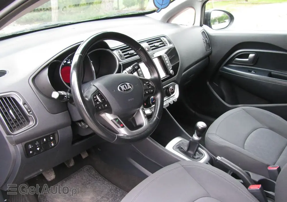 KIA Rio 1.2 Dream Team Edition