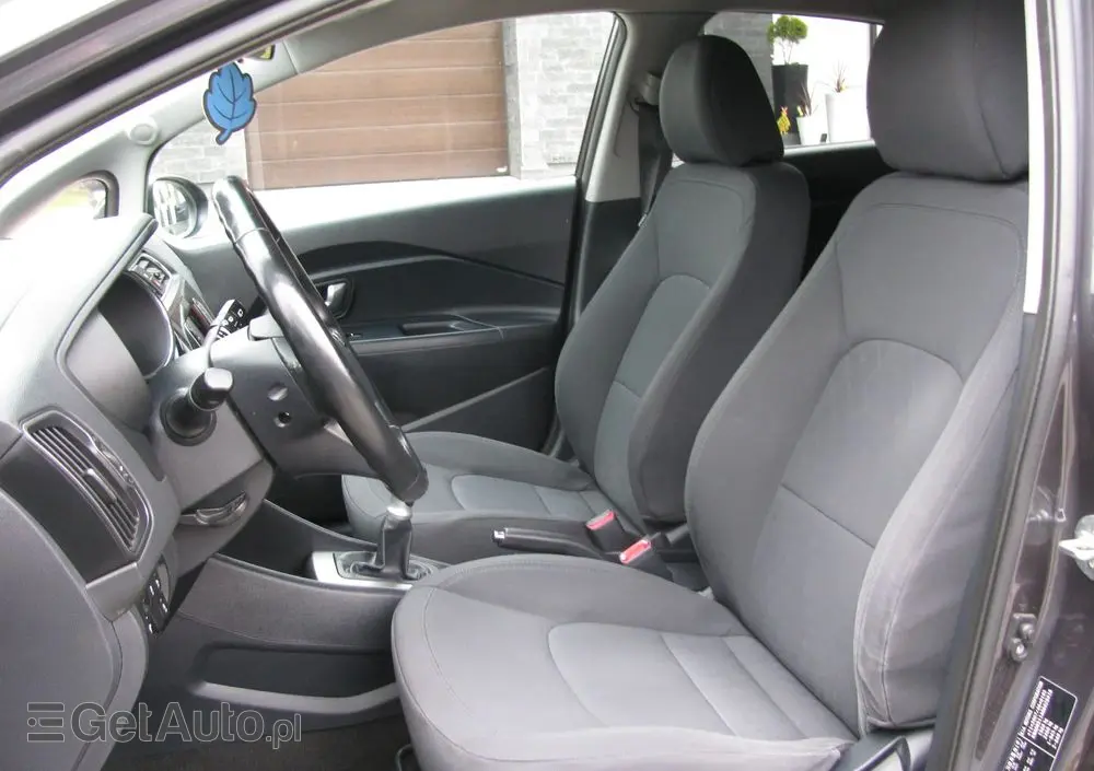 KIA Rio 1.2 Dream Team Edition