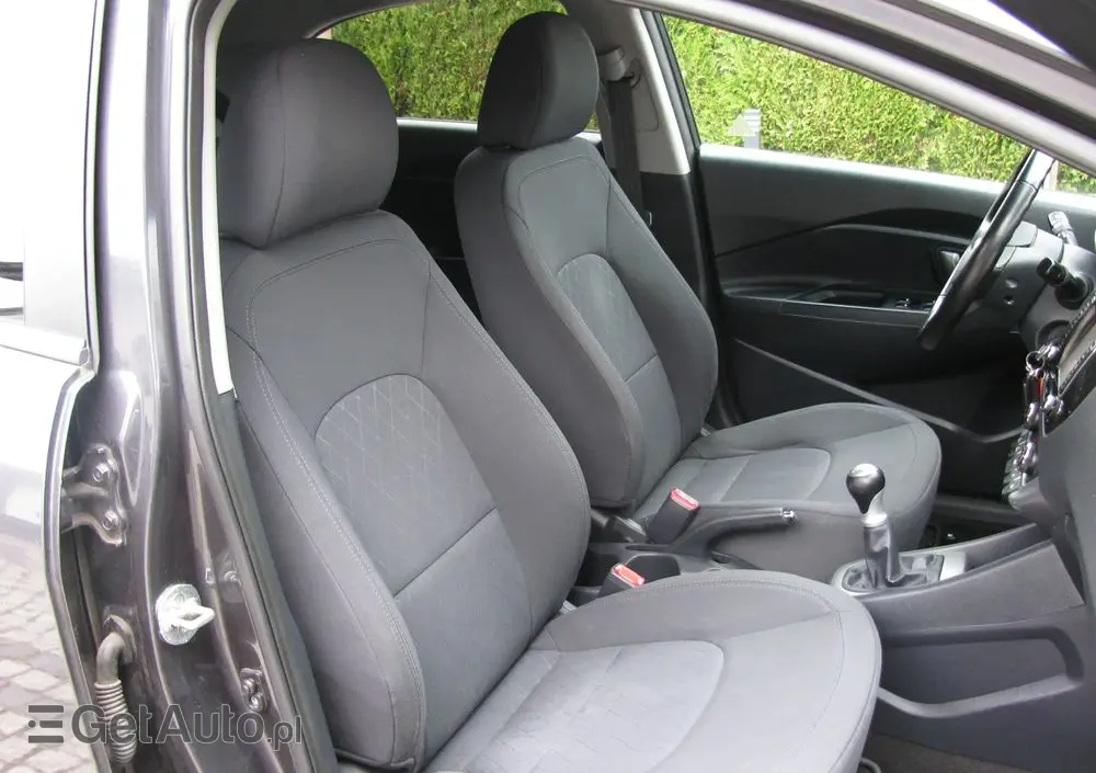 KIA Rio 1.2 Dream Team Edition