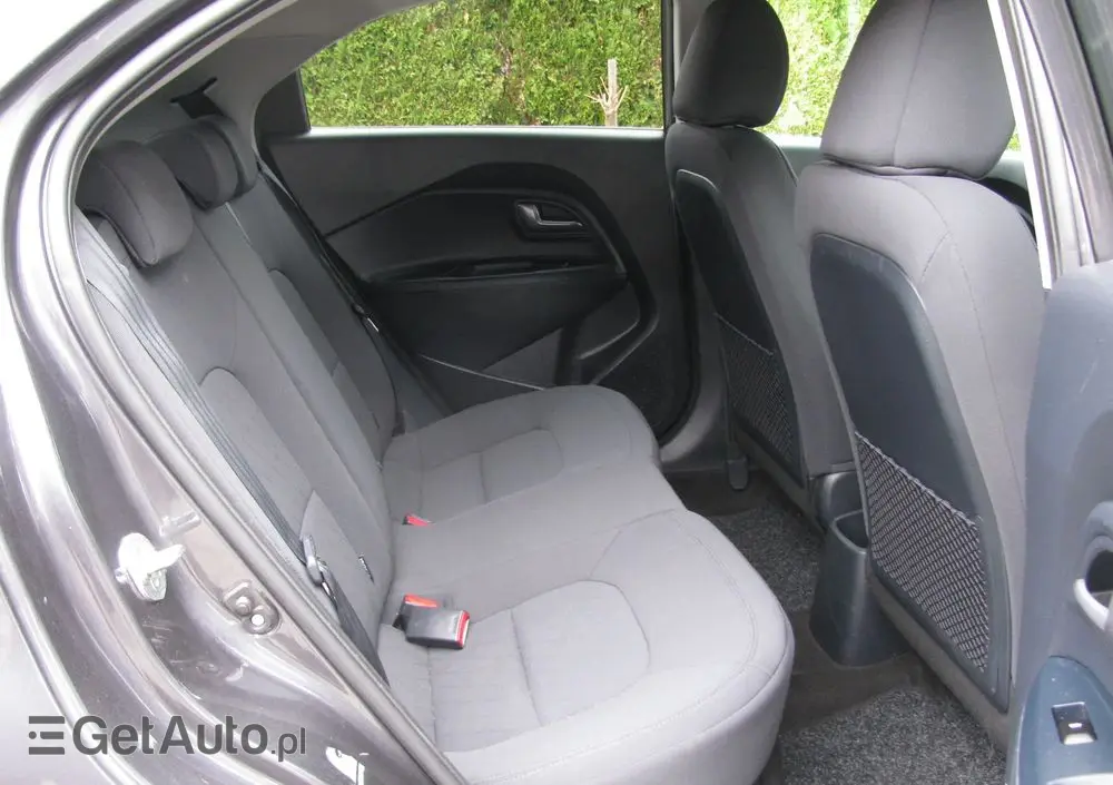 KIA Rio 1.2 Dream Team Edition