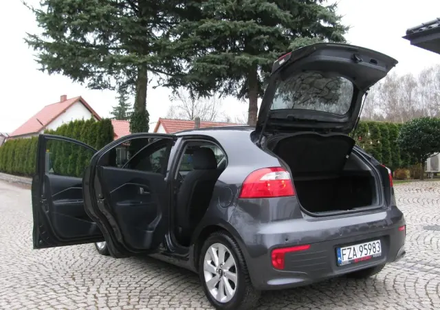 KIA Rio 1.2 Dream Team Edition