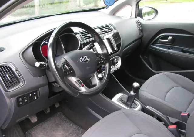 KIA Rio 1.2 Dream Team Edition