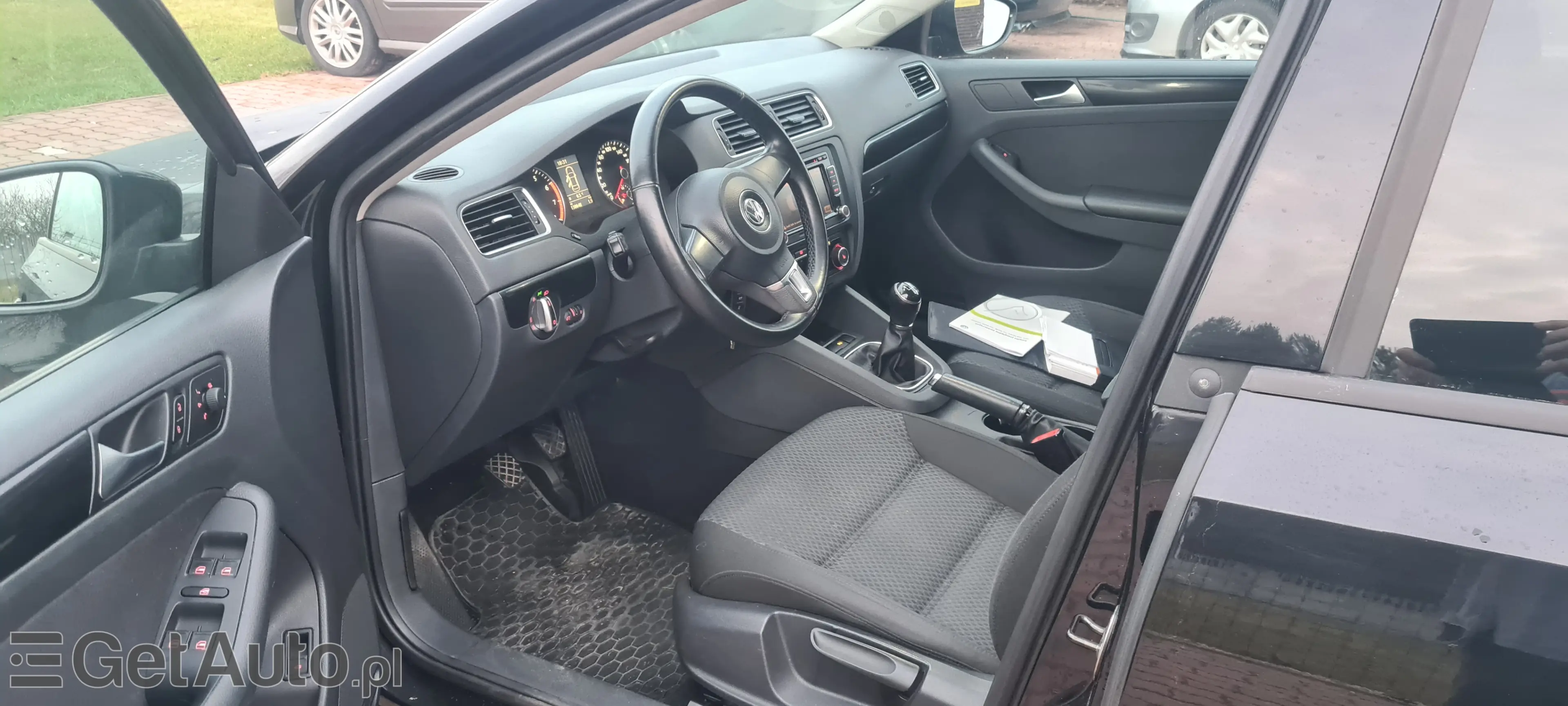 VOLKSWAGEN Jetta Comfortline