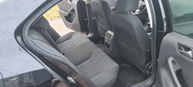 VOLKSWAGEN Jetta Comfortline